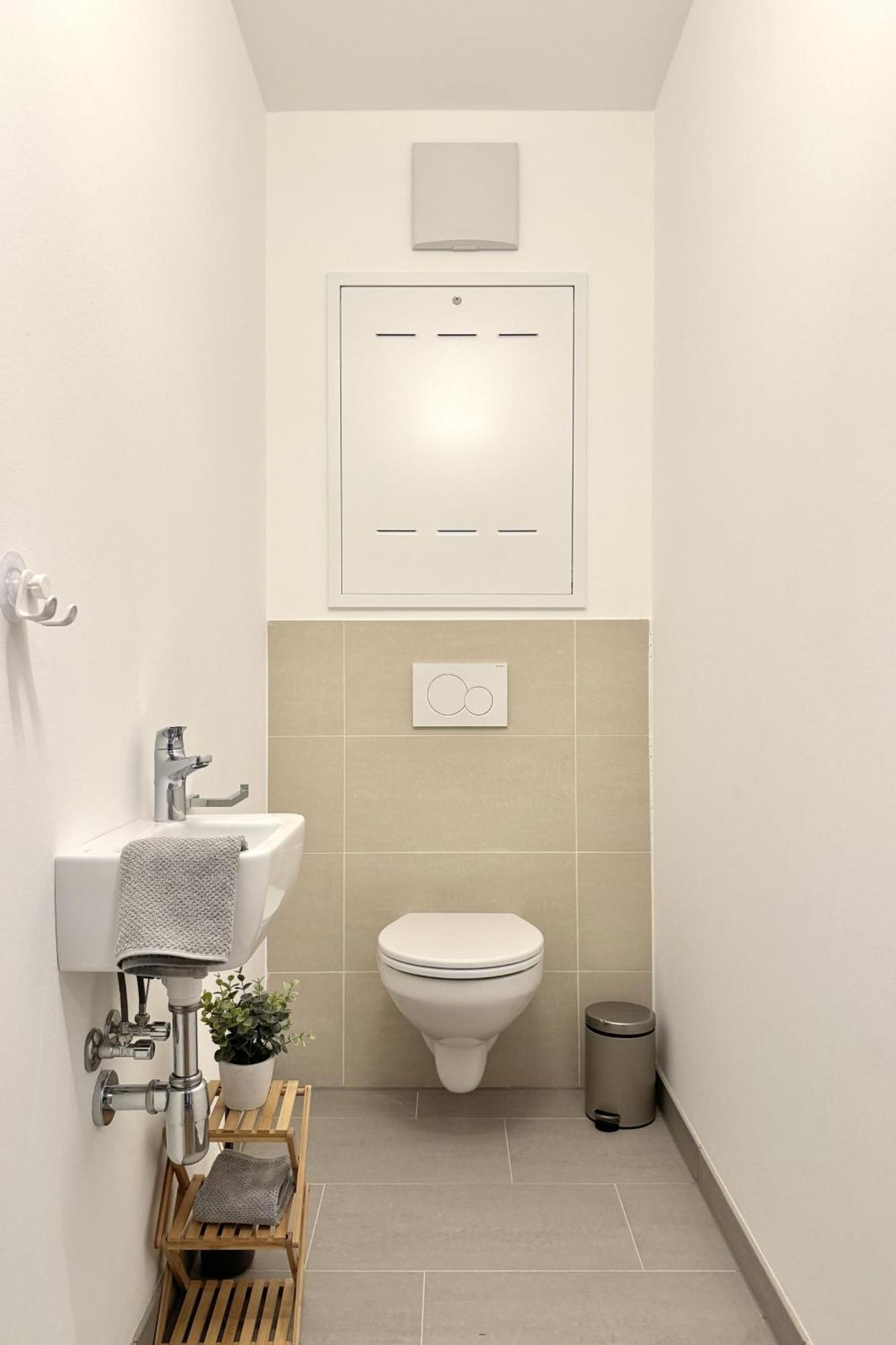 Modernes Studio Beim Domplatz Wiener Neustadt Exteriör bild